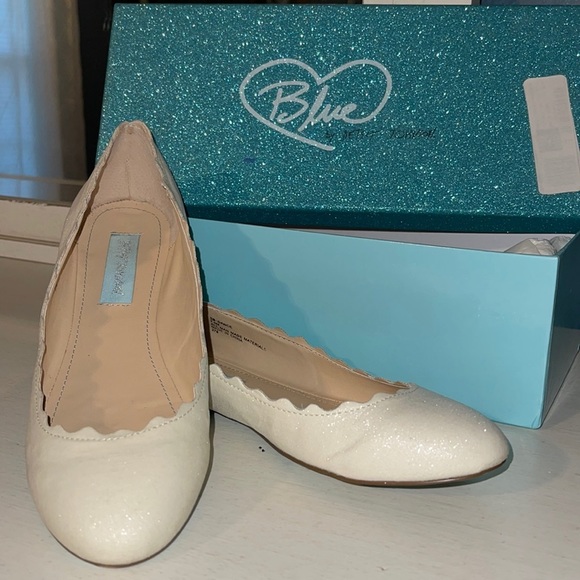 Betsey Johnson Shoes - Betsey Johnson sparkle ivory flats size 7.5